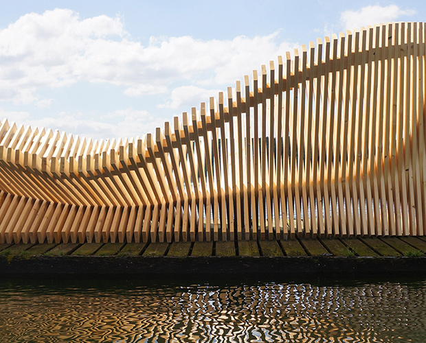 Το DaeWha Kang Design παρουσιάζει το Circe, ένα πλωτό κιόσκι φτιαγμένο από 278 όμοια κομμάτια ξύλου