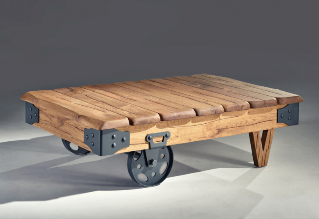 τραπέζι από μασίφ ξύλο