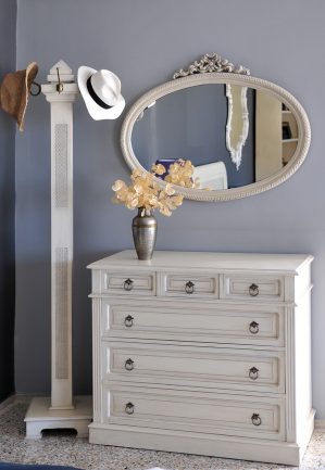 Συρταριέρα