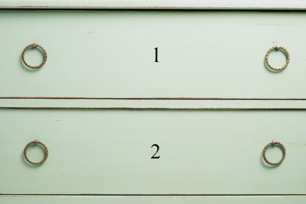 Συρταριέρα