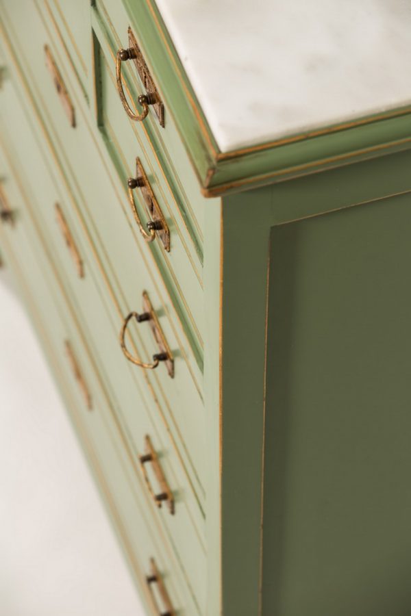 Συρταριέρα