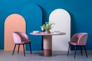 Τραπέζι με Καρέκλες