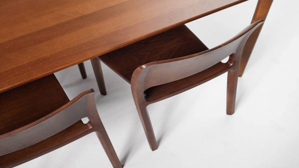 Τραπέζι με Καρέκλες