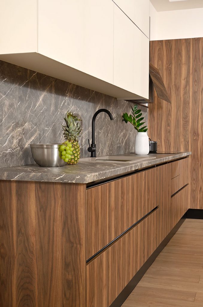 πάγκοι κουζίνας απομίμηση του φυσικού ξύλου