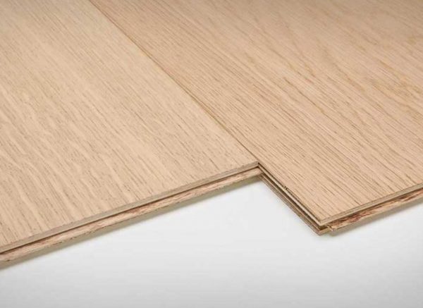 Ξύλινο δάπεδο προγυαλισμένο