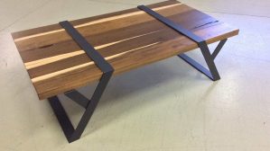 Τραπεζάκι σαλονιού iron / by casa due