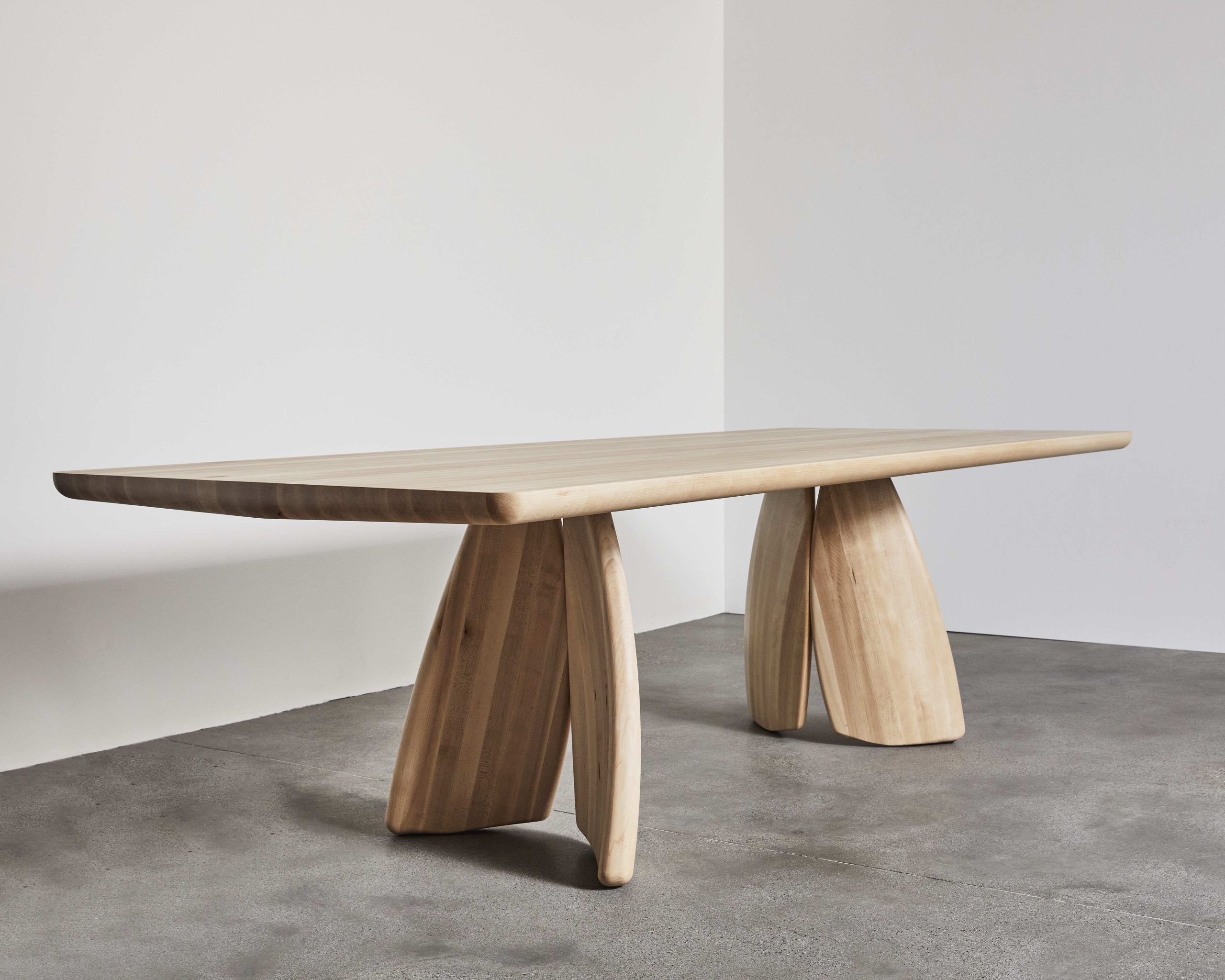 Salone del Mobile Milano 2022: Το αμερικάνικο ξύλο…στο τραπέζι