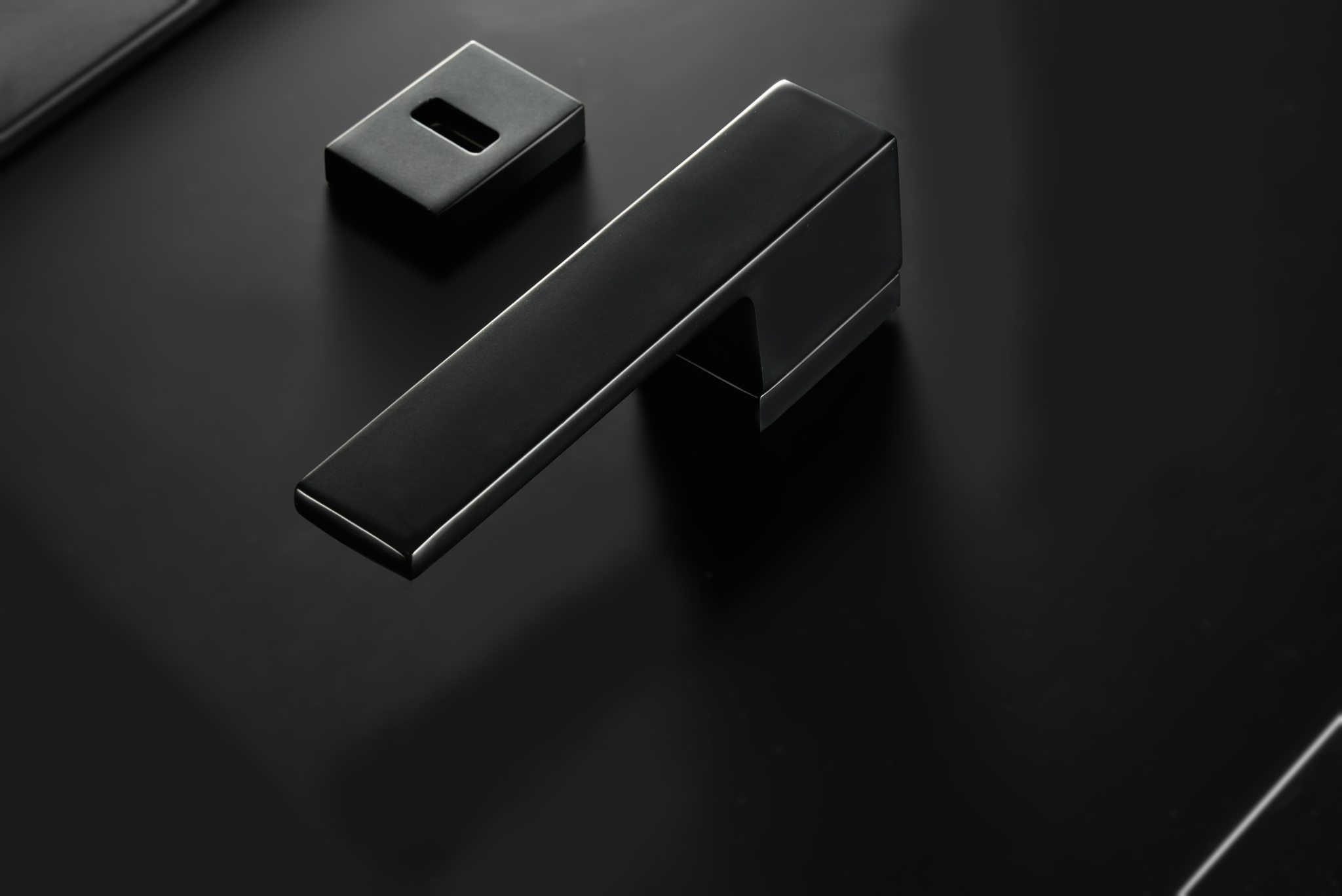 Πόμολο πόρτας BEST Design σε μαύρο ματ φινίρισμα – minimal design και εργονομική λαβή